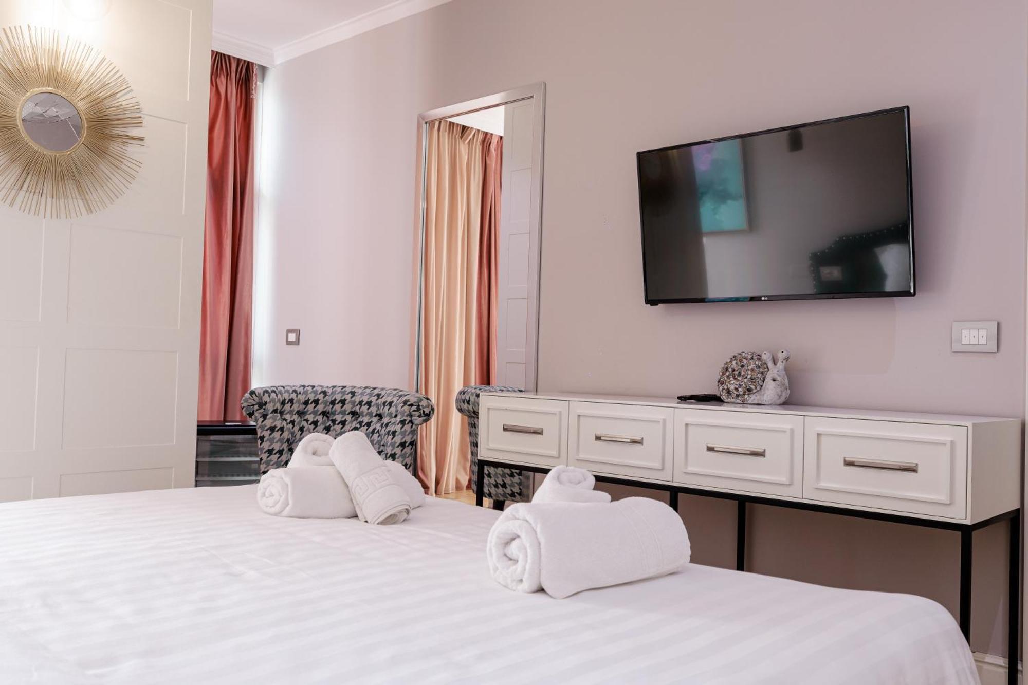 Boutique Hotel Whisky 地拉那 外观 照片